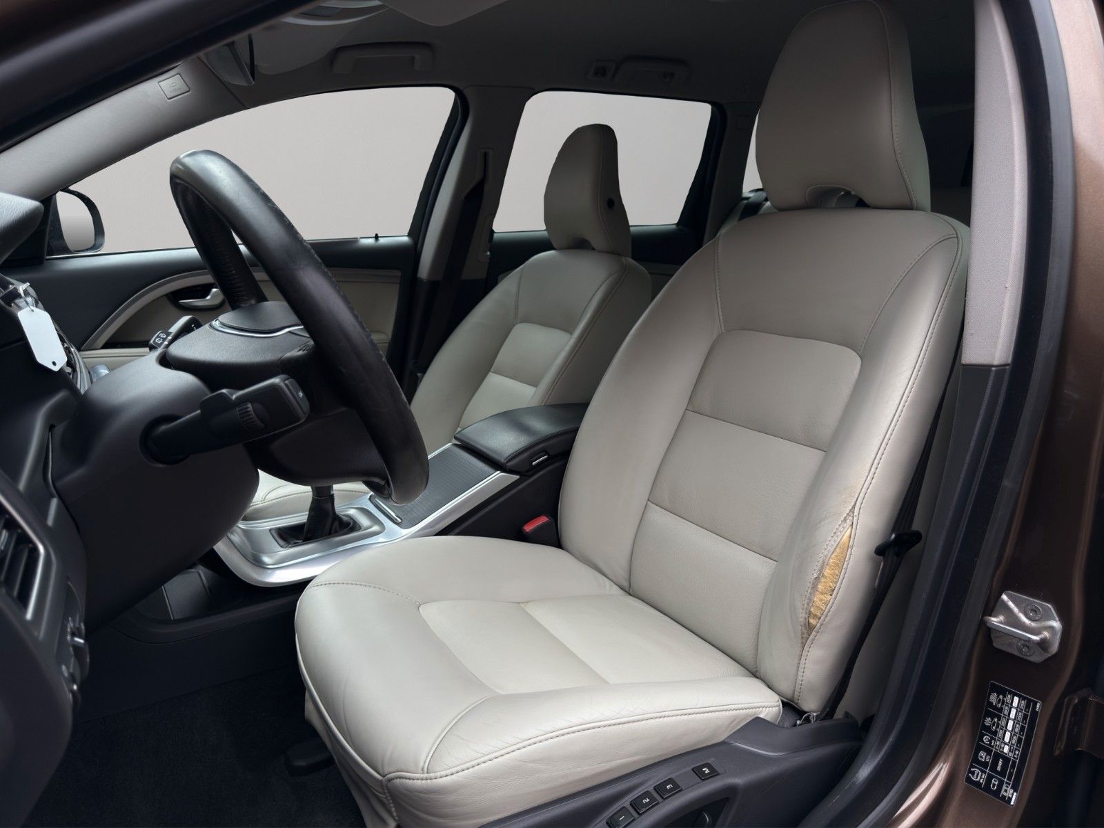 Fahrzeugabbildung Volvo V70 D4 Summum *2.Hand*Memory-Sitze*