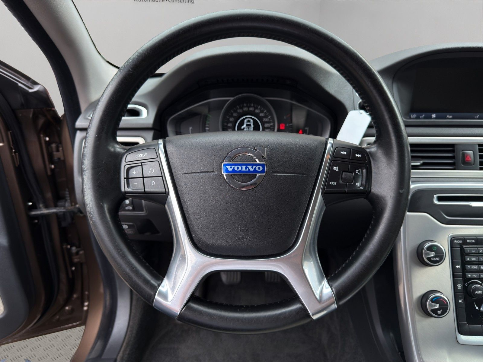 Fahrzeugabbildung Volvo V70 D4 Summum *2.Hand*Memory-Sitze*