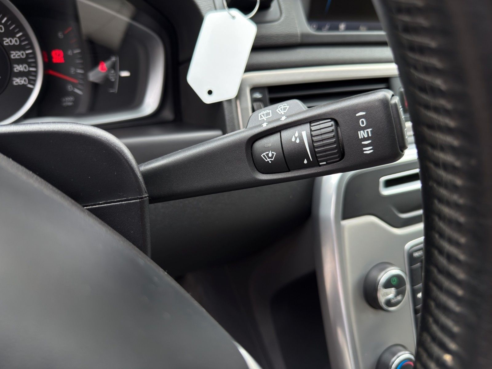 Fahrzeugabbildung Volvo V70 D4 Summum *2.Hand*Memory-Sitze*