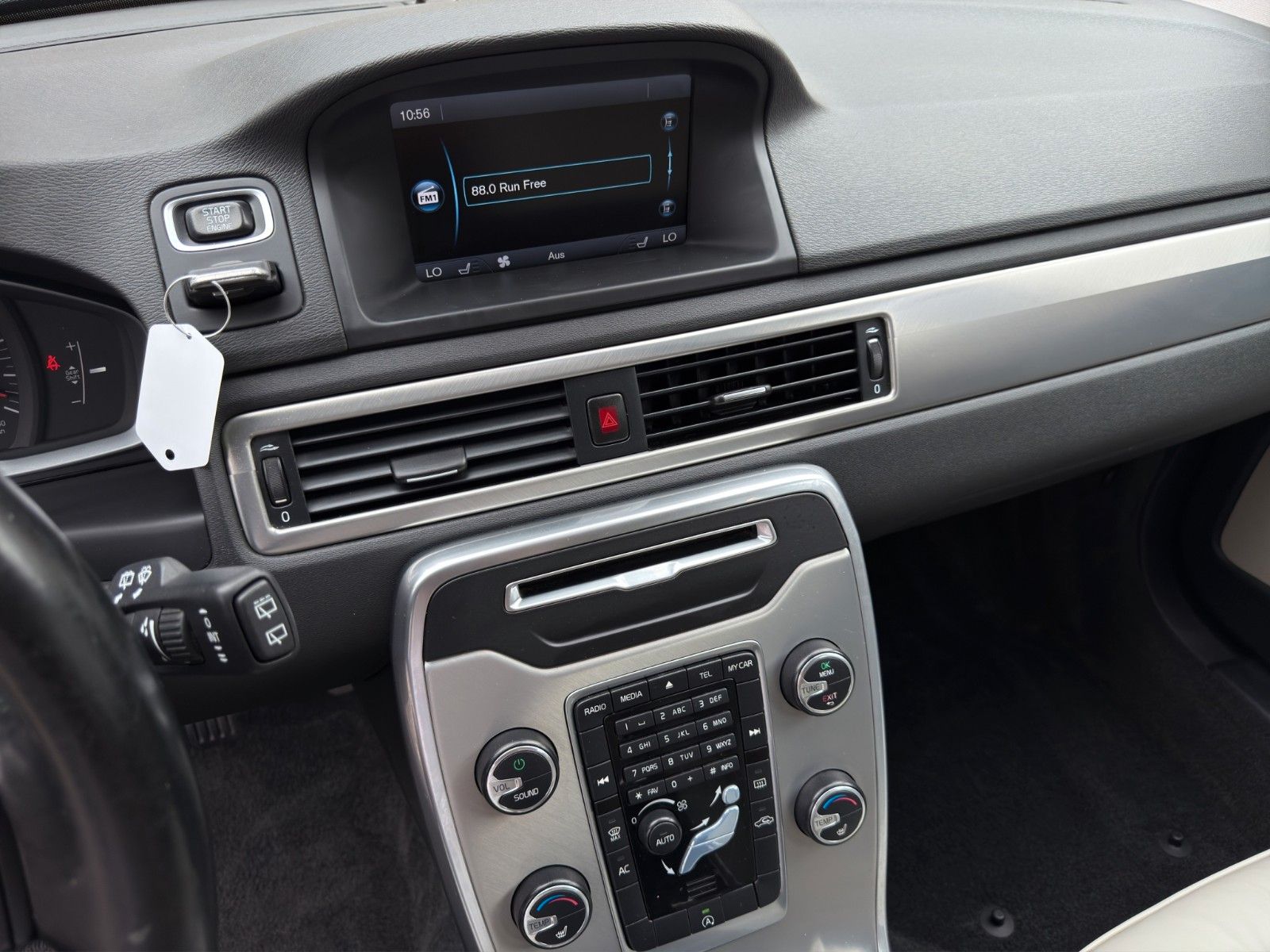 Fahrzeugabbildung Volvo V70 D4 Summum *2.Hand*Memory-Sitze*