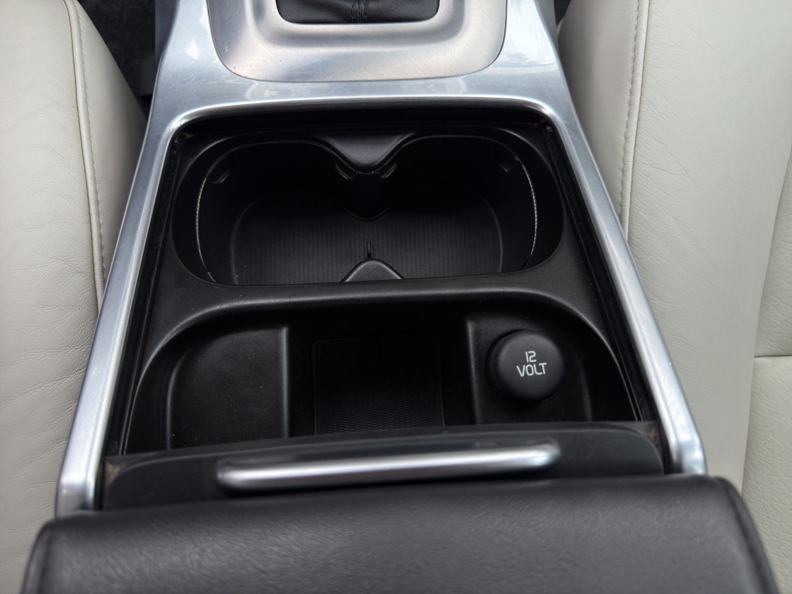 Fahrzeugabbildung Volvo V70 D4 Summum *2.Hand*Memory-Sitze*