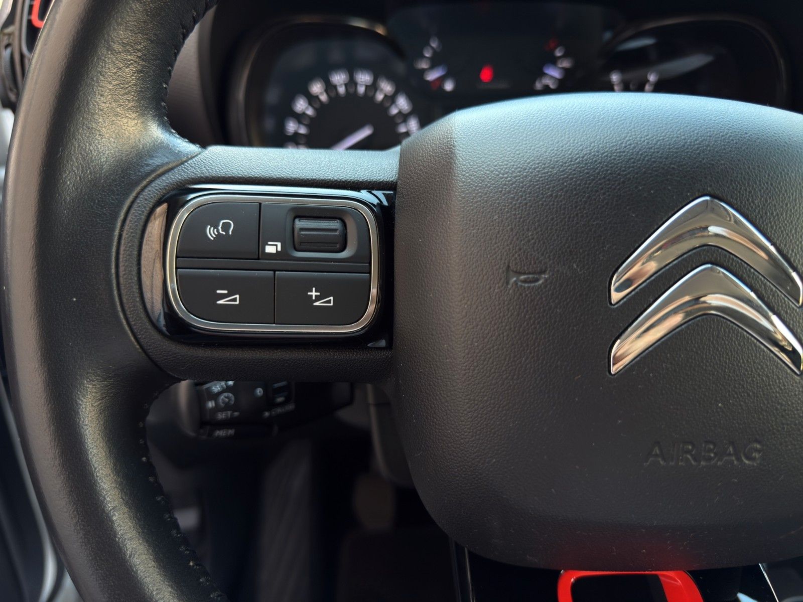Fahrzeugabbildung Citroën C3 Aircross Feel *2.Hand*PDC*Klima*Bluetooth*