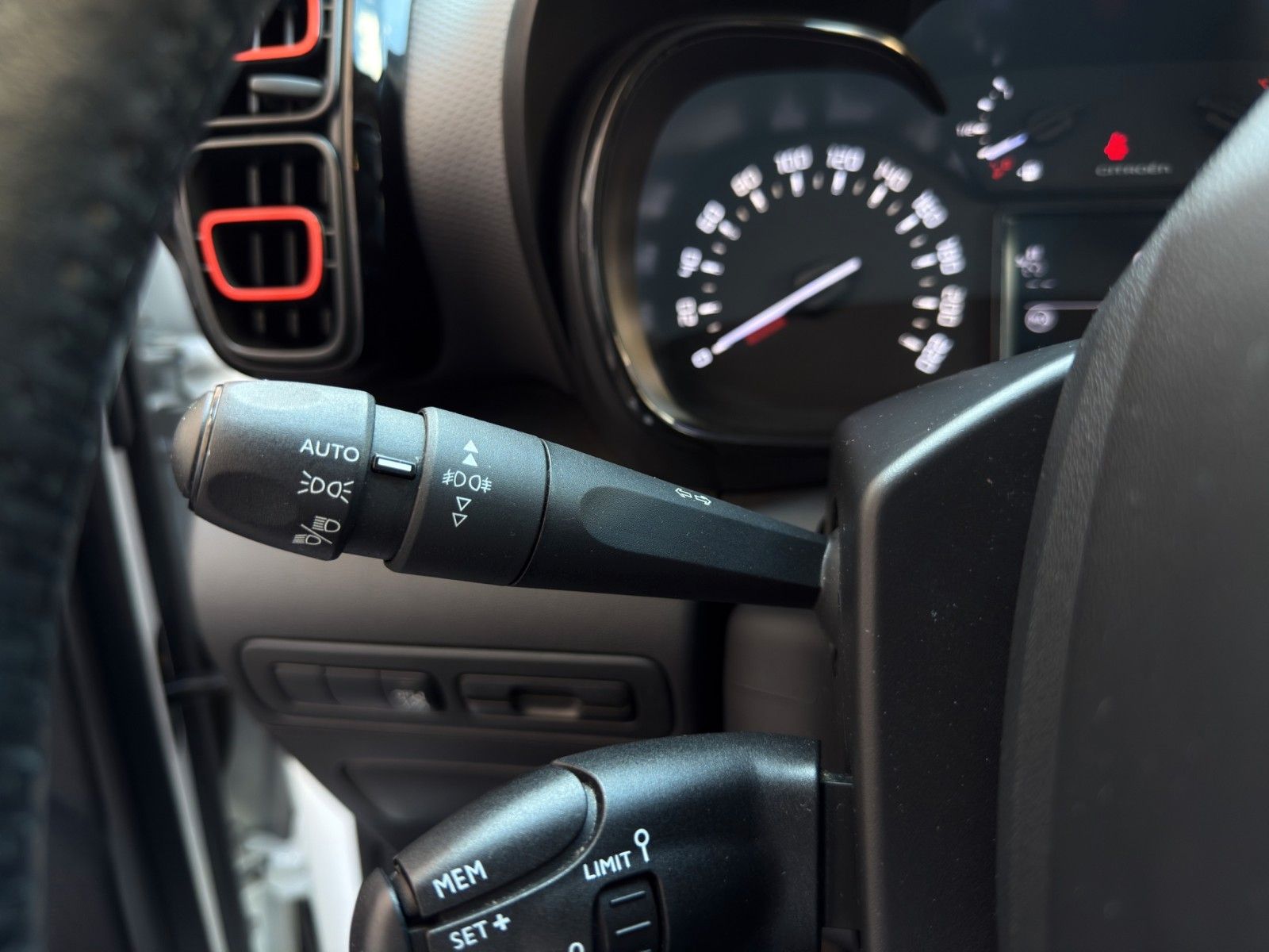Fahrzeugabbildung Citroën C3 Aircross Feel *2.Hand*PDC*Klima*Bluetooth*