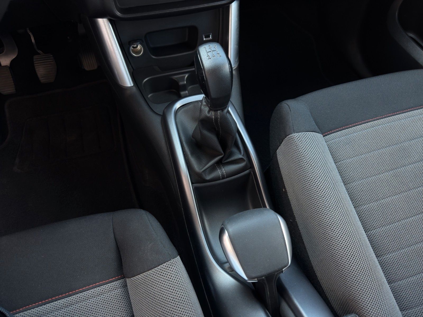 Fahrzeugabbildung Citroën C3 Aircross Feel *2.Hand*PDC*Klima*Bluetooth*