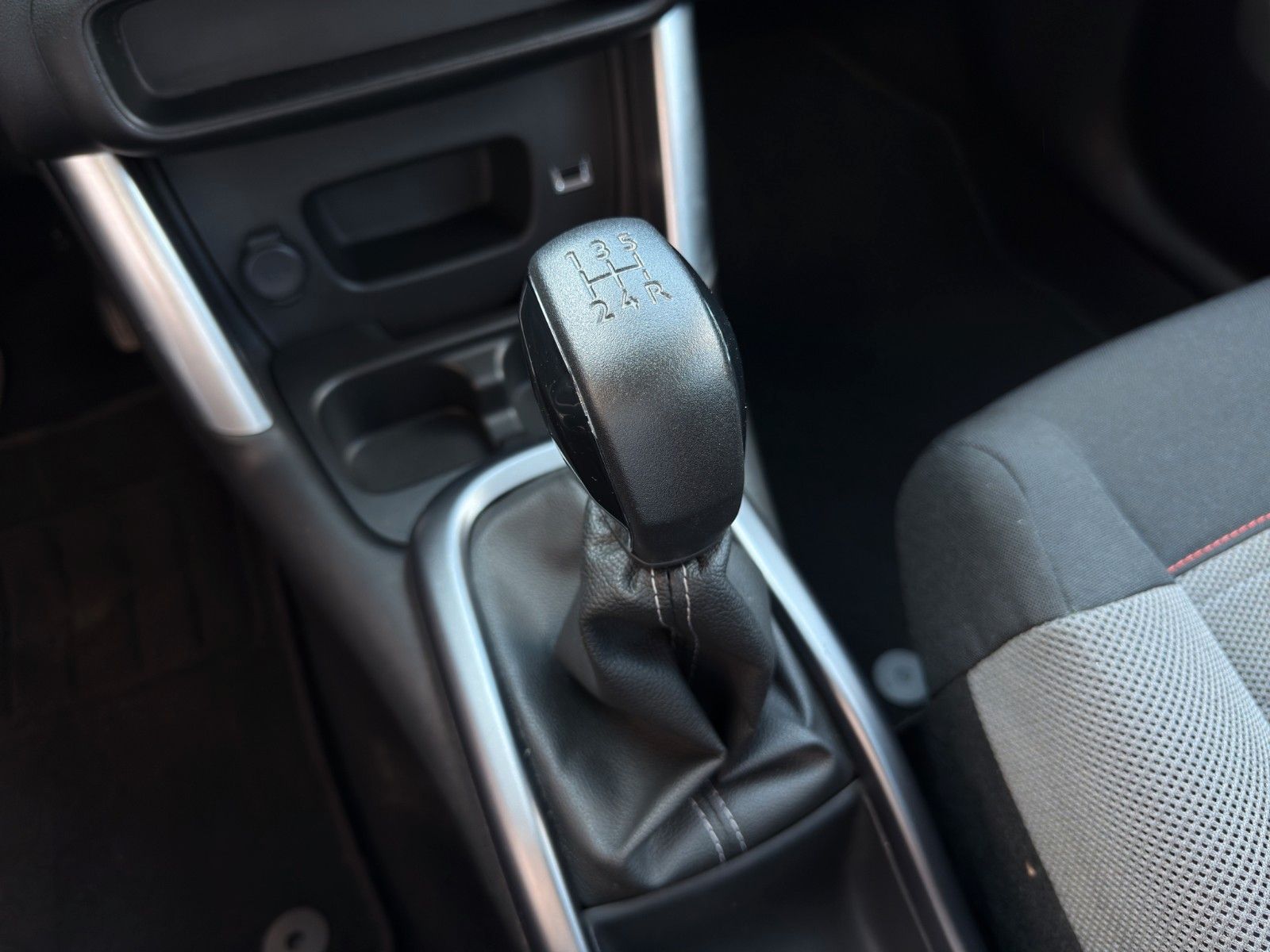 Fahrzeugabbildung Citroën C3 Aircross Feel *2.Hand*PDC*Klima*Bluetooth*