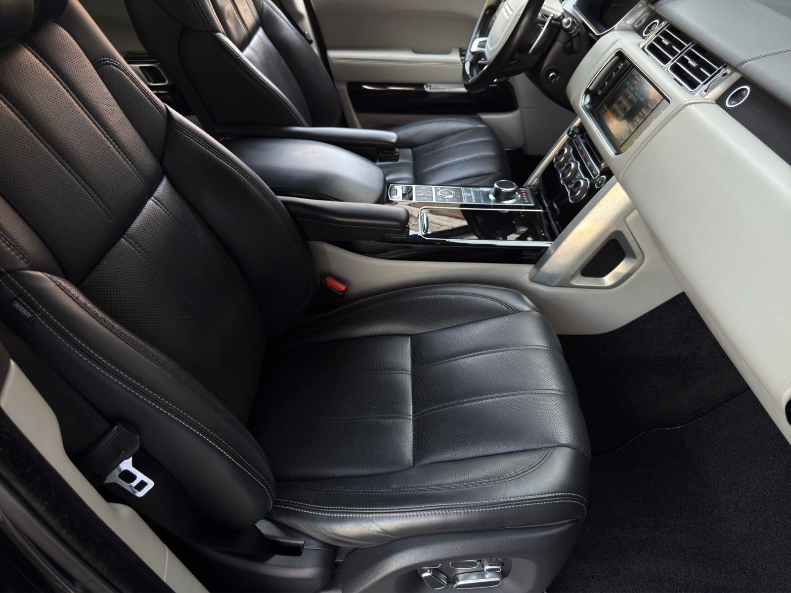 Fahrzeugabbildung Land Rover Range Rover SDV8 langer Radstand Autobiography