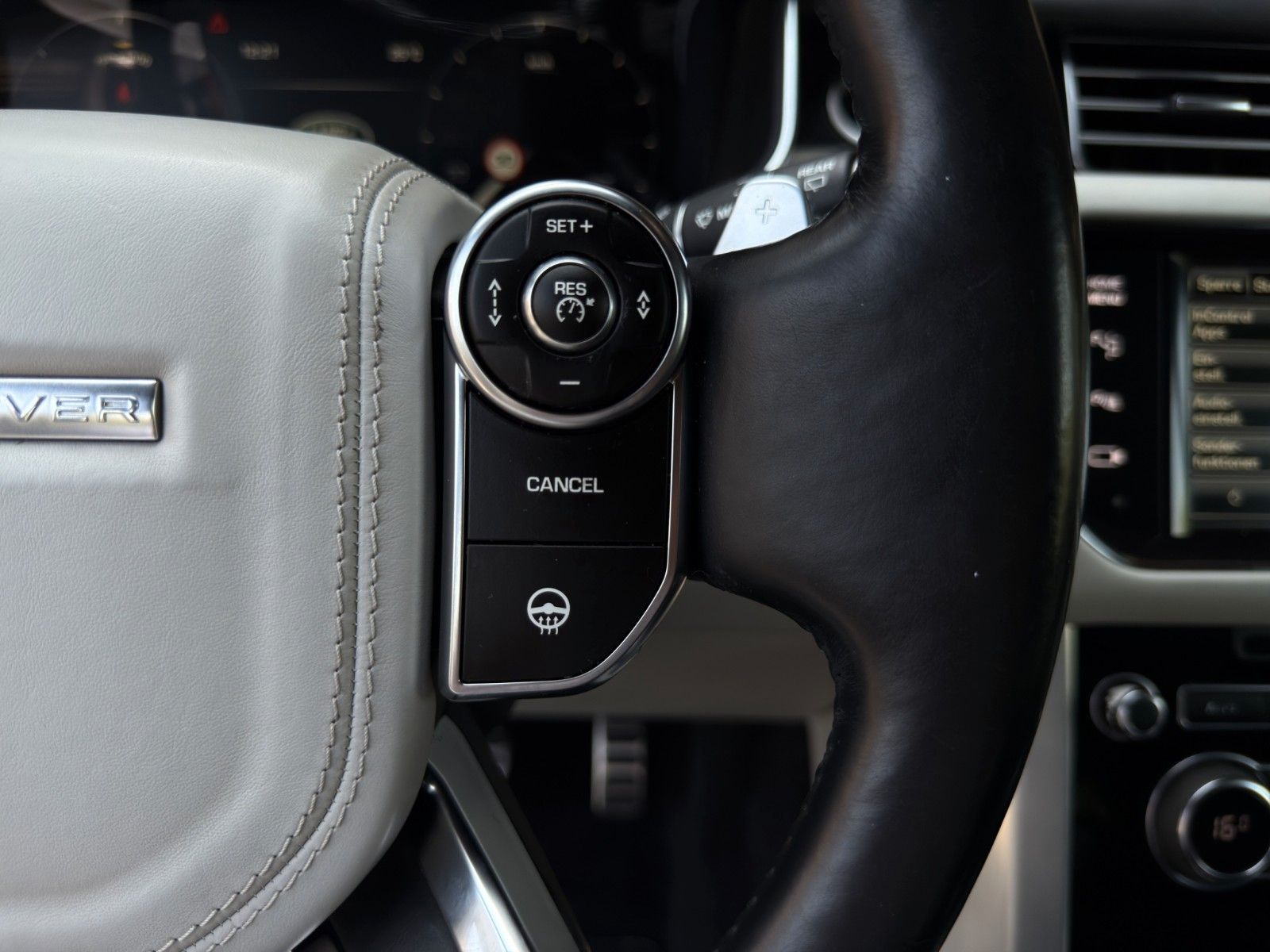 Fahrzeugabbildung Land Rover Range Rover SDV8 langer Radstand Autobiography