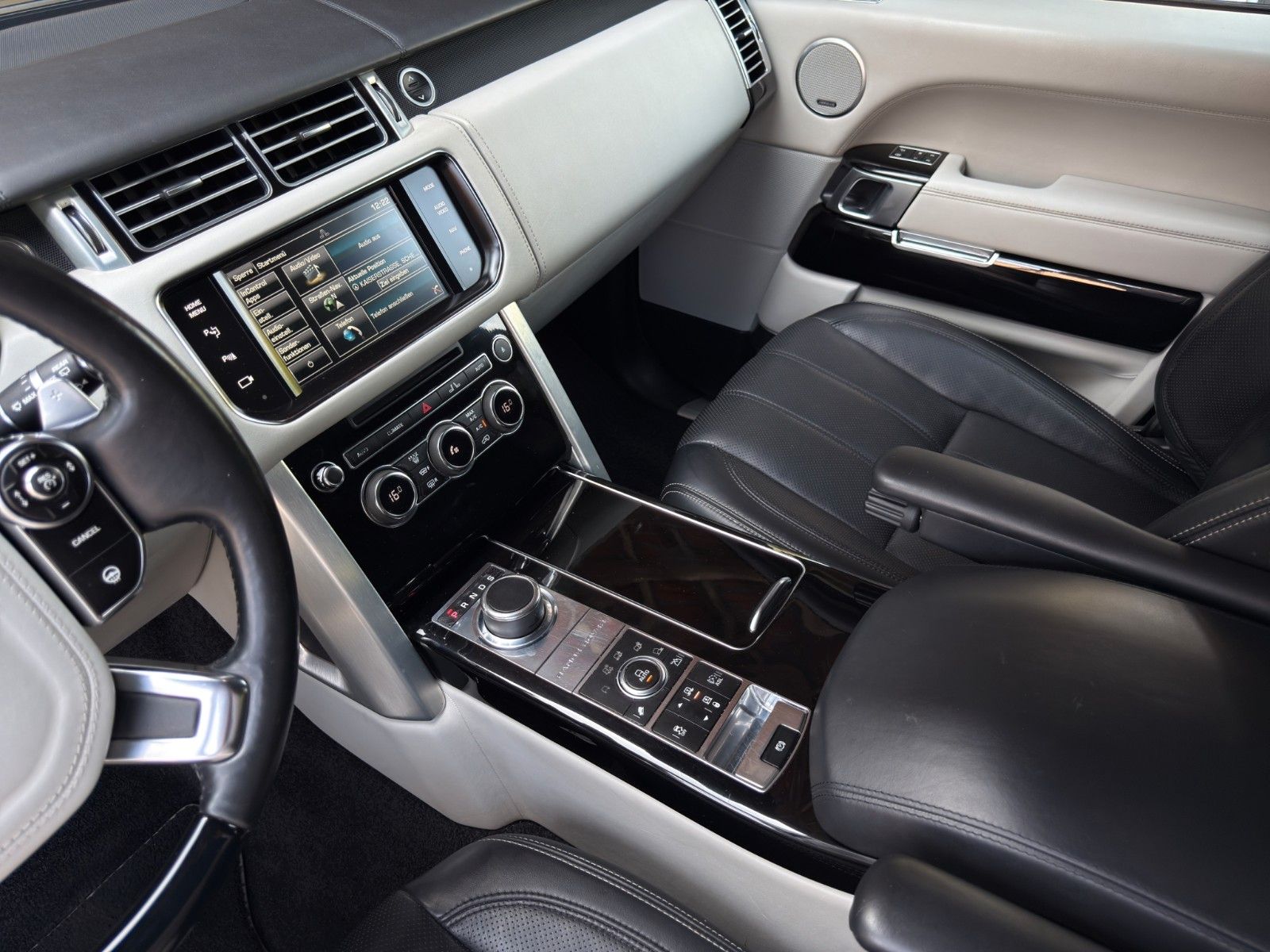 Fahrzeugabbildung Land Rover Range Rover SDV8 langer Radstand Autobiography