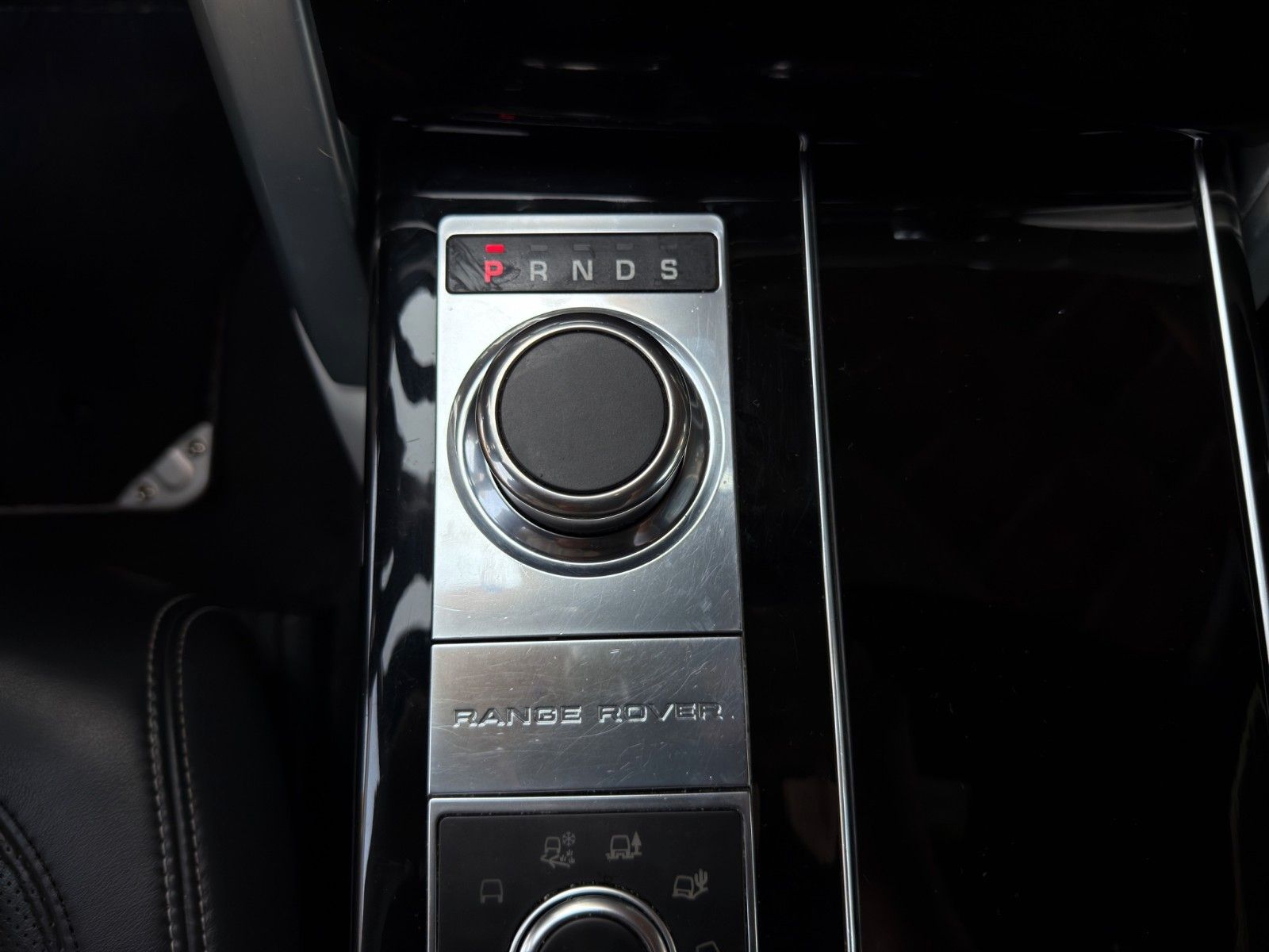 Fahrzeugabbildung Land Rover Range Rover SDV8 langer Radstand Autobiography