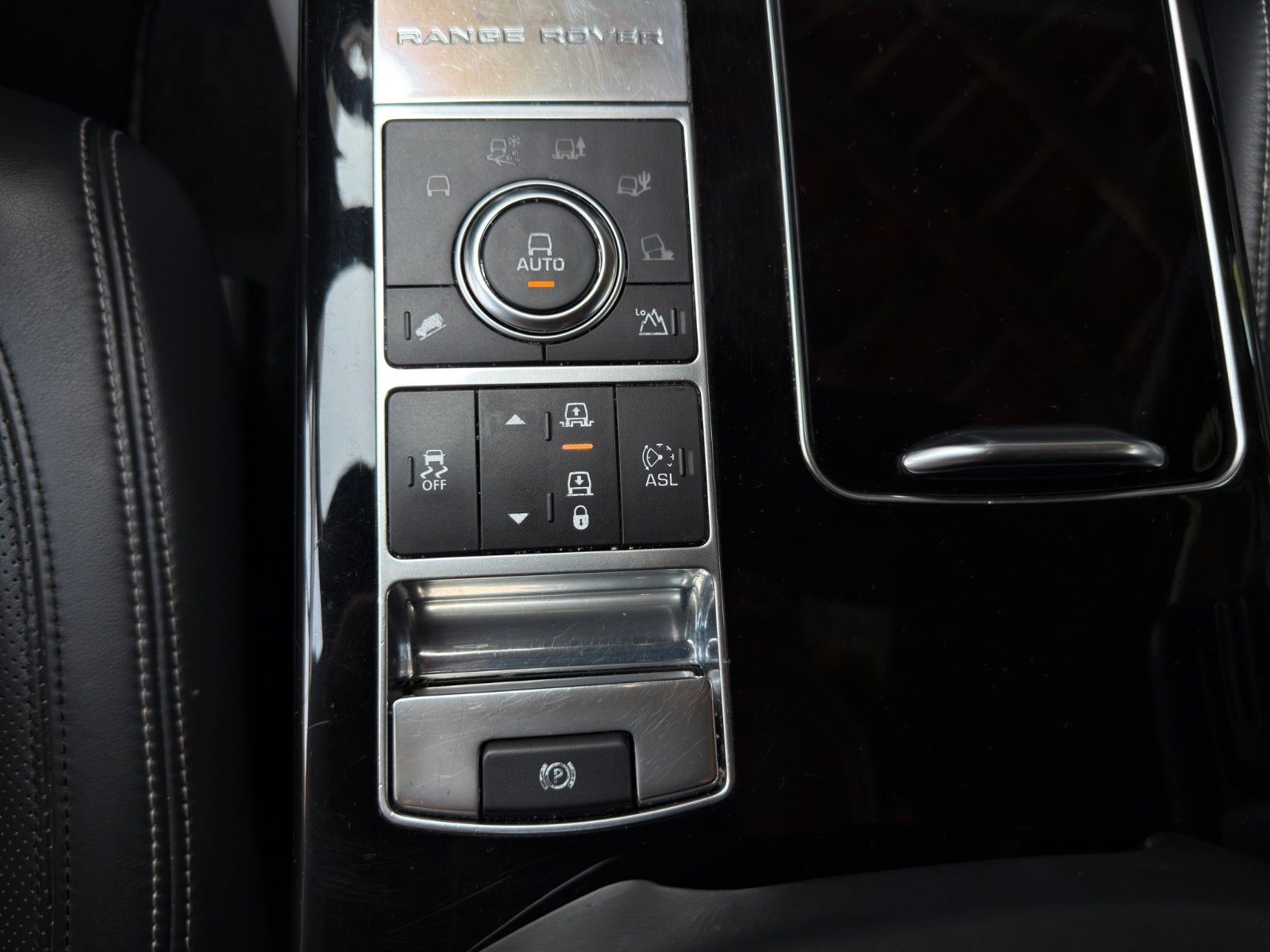 Fahrzeugabbildung Land Rover Range Rover SDV8 langer Radstand Autobiography