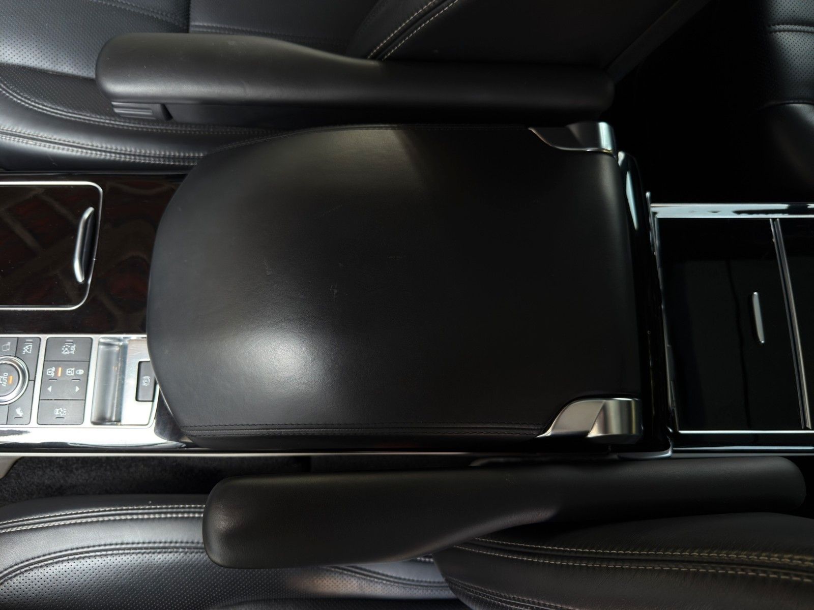 Fahrzeugabbildung Land Rover Range Rover SDV8 langer Radstand Autobiography