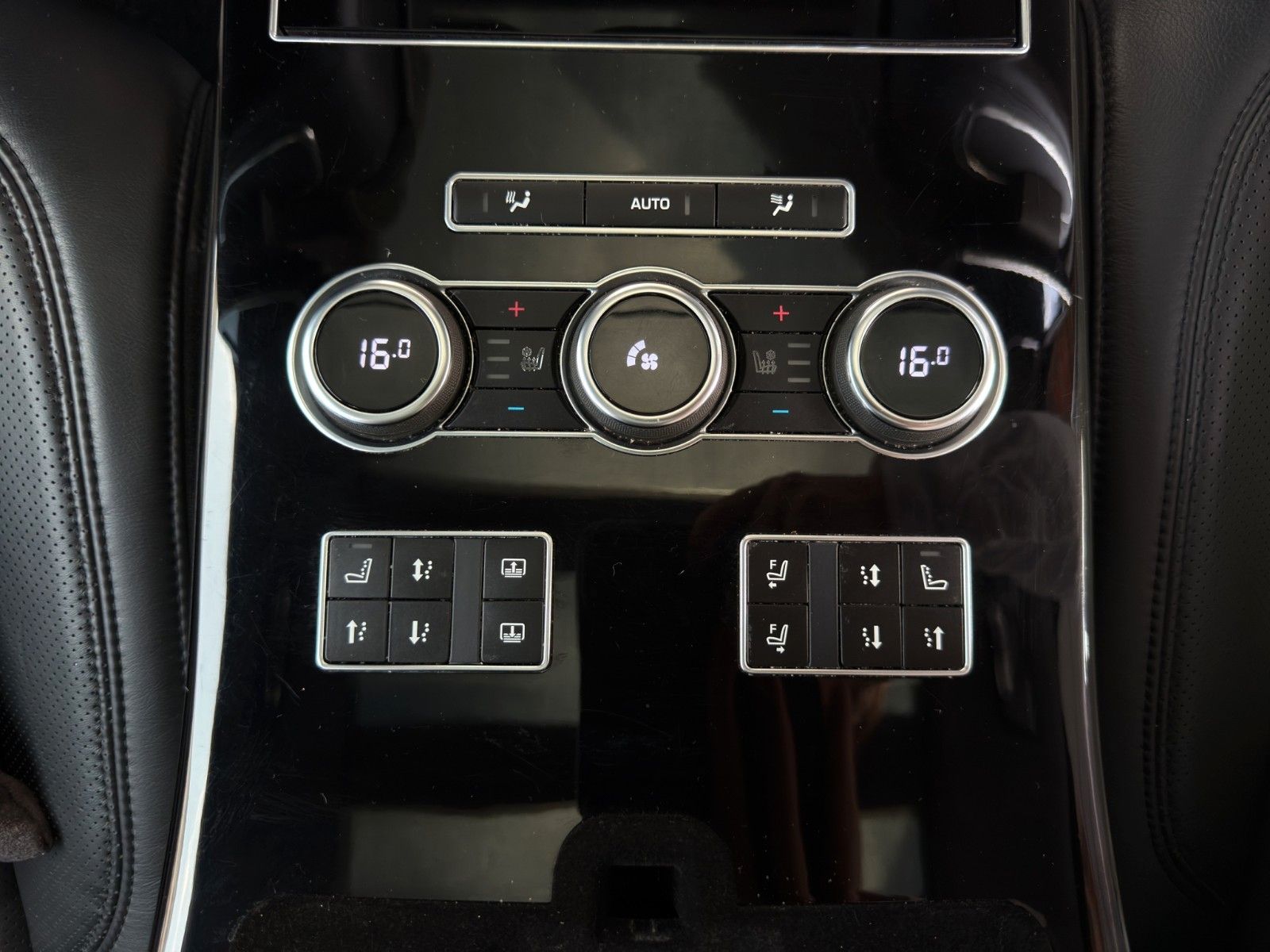 Fahrzeugabbildung Land Rover Range Rover SDV8 langer Radstand Autobiography