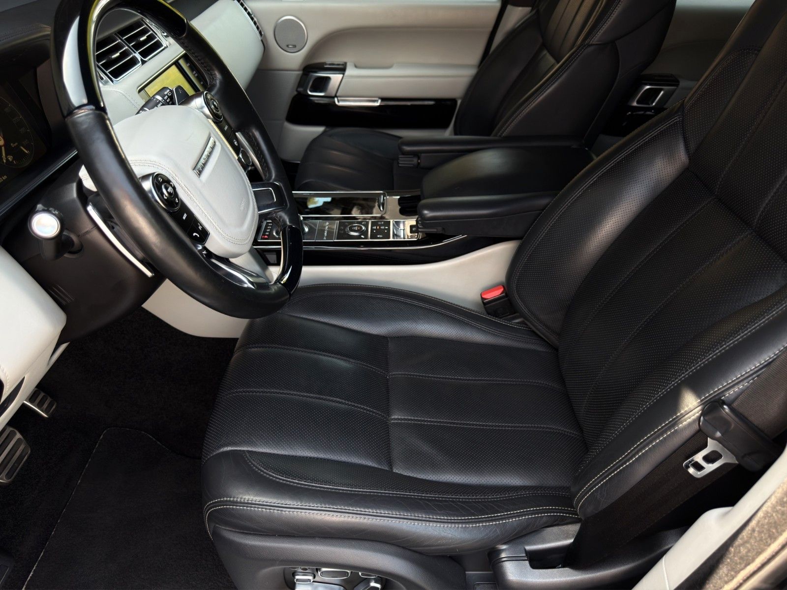 Fahrzeugabbildung Land Rover Range Rover SDV8 langer Radstand Autobiography