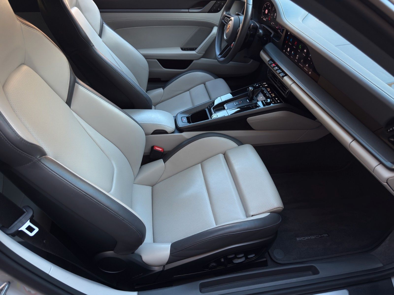 Fahrzeugabbildung Porsche 992.2 Carrera*1.Hand*Bose*Sport-AGA*Lift*