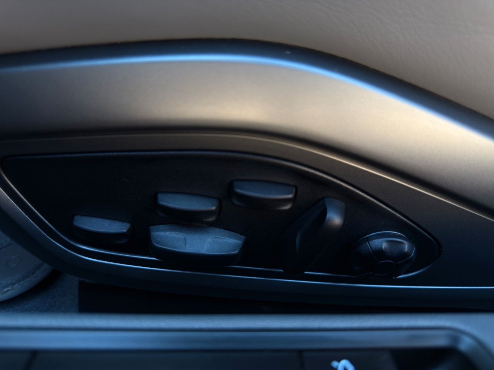 Fahrzeugabbildung Porsche 992.2 Carrera*1.Hand*Bose*Sport-AGA*Lift*