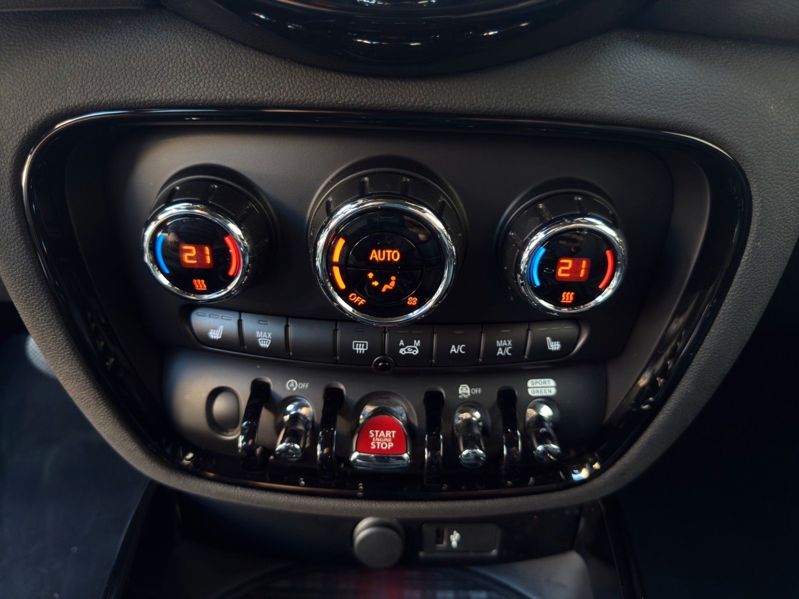 Fahrzeugabbildung MINI Cooper Clubman